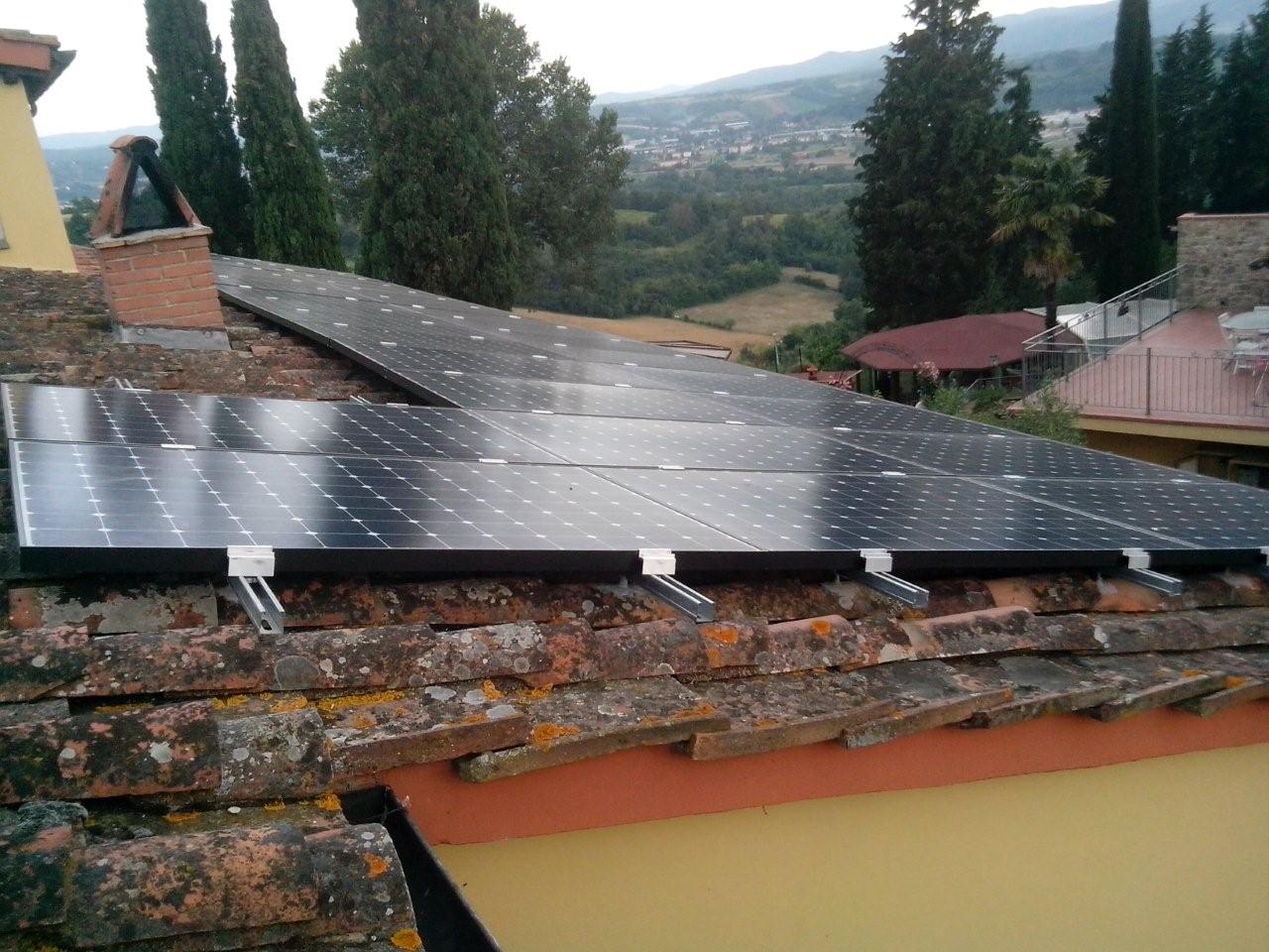 Nuovo Impianto Fotovoltaico Lightland della SunPower a Terranuova Bracciolini, Arezzo, Toscana