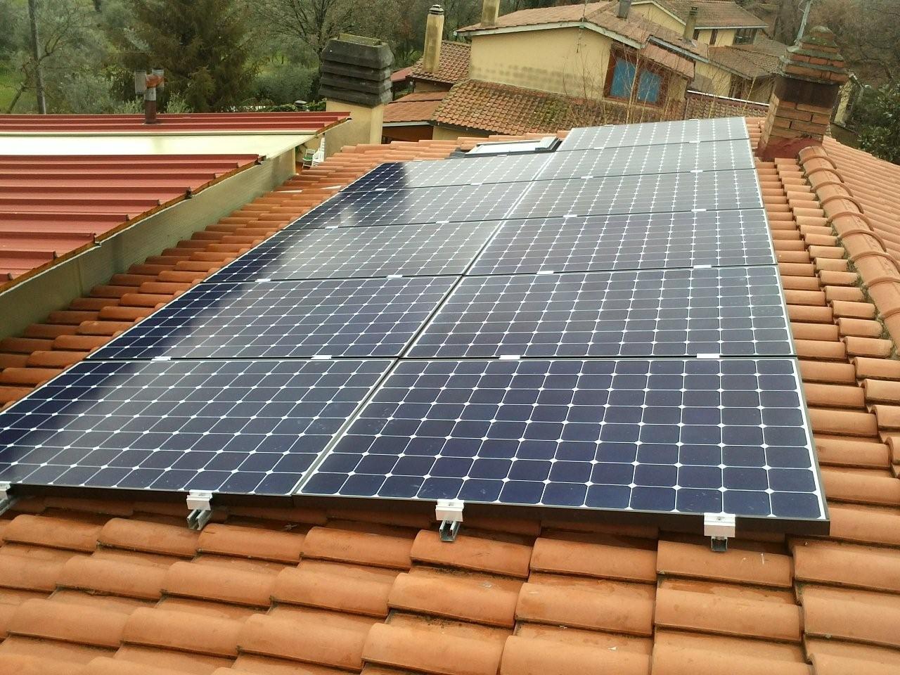 Impianto Fotovoltaico SunPower Lightland a Siena Toscana